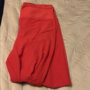Red never worn tall and curvy Lu La Roe leggings